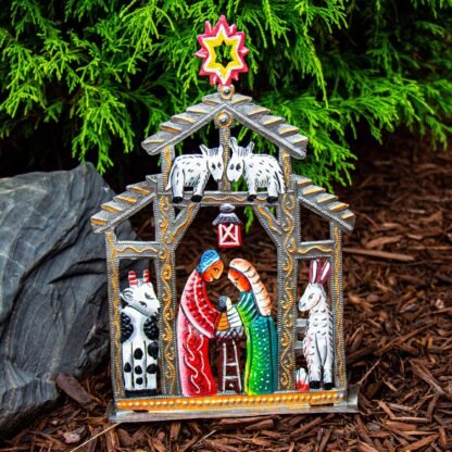 Haitian Metal Drum Tabletop Nativity with Barn Animals - Image 4